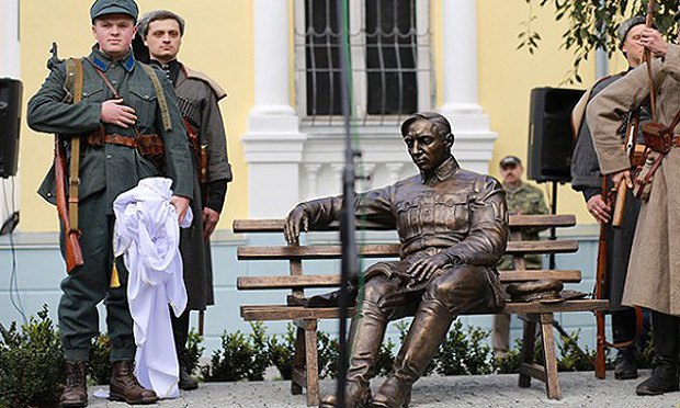 Первый в Украине памятник атаману войска Украинской народной республики (УНР) Симону Петлюре.