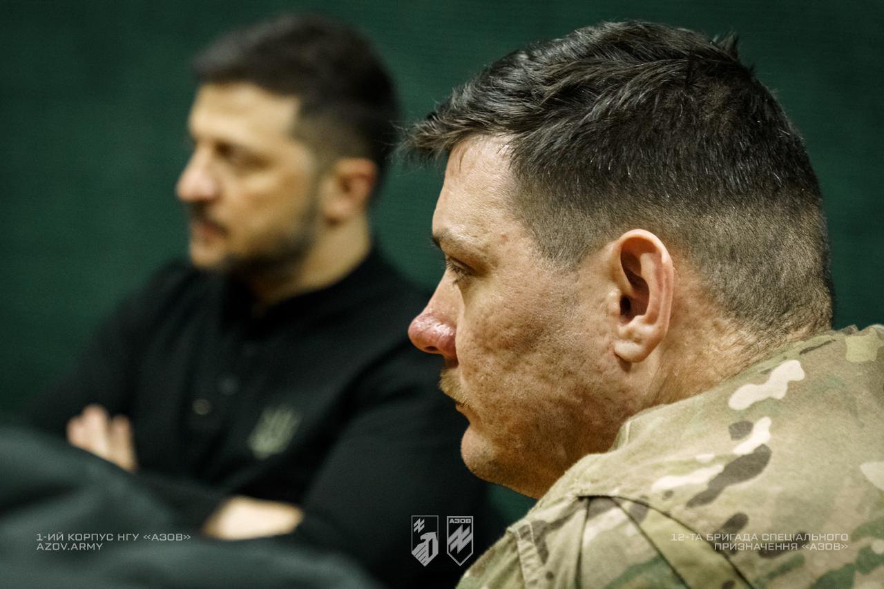 Командир 12-ї бригади спеціального призначення «Азов» під час наради з представниками державного керівництва.