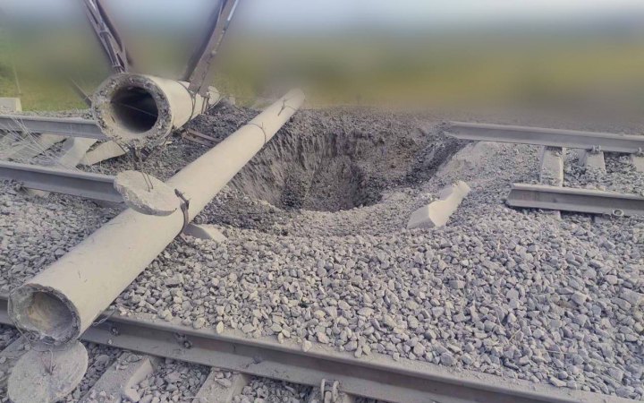 УЗ пообіцяла до кінця доби відновити пошкоджені колії і контактну мережу на Донеччині