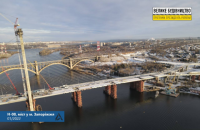 Новый вантовый мост в Запорожье испытывают на прочность 30 грузовиков