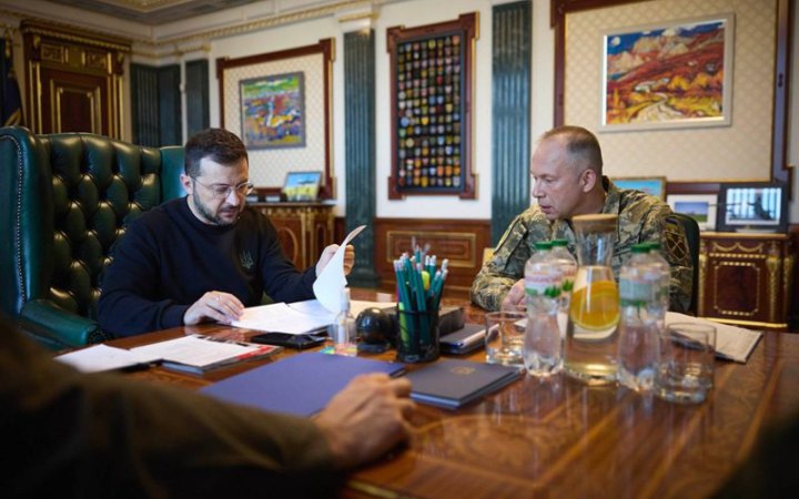 Зеленський заслухав доповіді Сирського і керівників розвідок про ситуацію на фронті і полонених