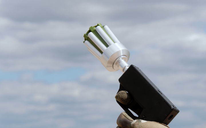 «Українська команда» показала, як сіткомети знищують російські дрони на оптоволокні: збір продовжується