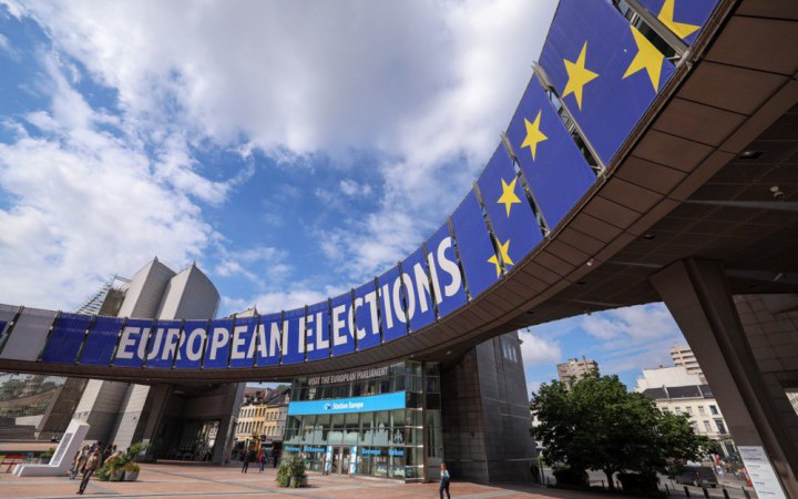 Bloomberg: На виборах до Європарламенту центристські партії можуть зберегти більшість мандатів