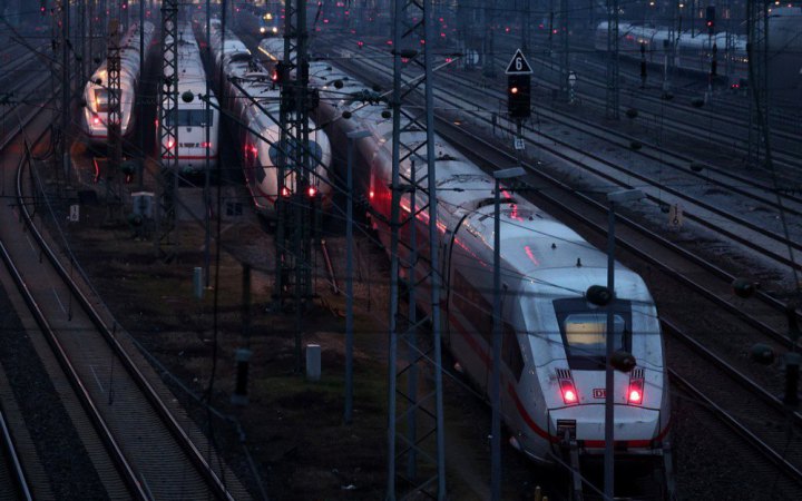 У Німеччині підозрюють диверсію після пожежі на ключовій залізничній лінії