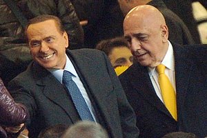 Берлускони взялся за старое