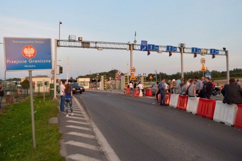 Пункт пропуска "Шегини" на границе с Польшей открыли для транспорта