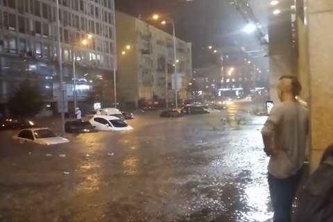 "Киеватодор": в затоплении ТЦ "Гулливер" виновны частные подрядчики.
