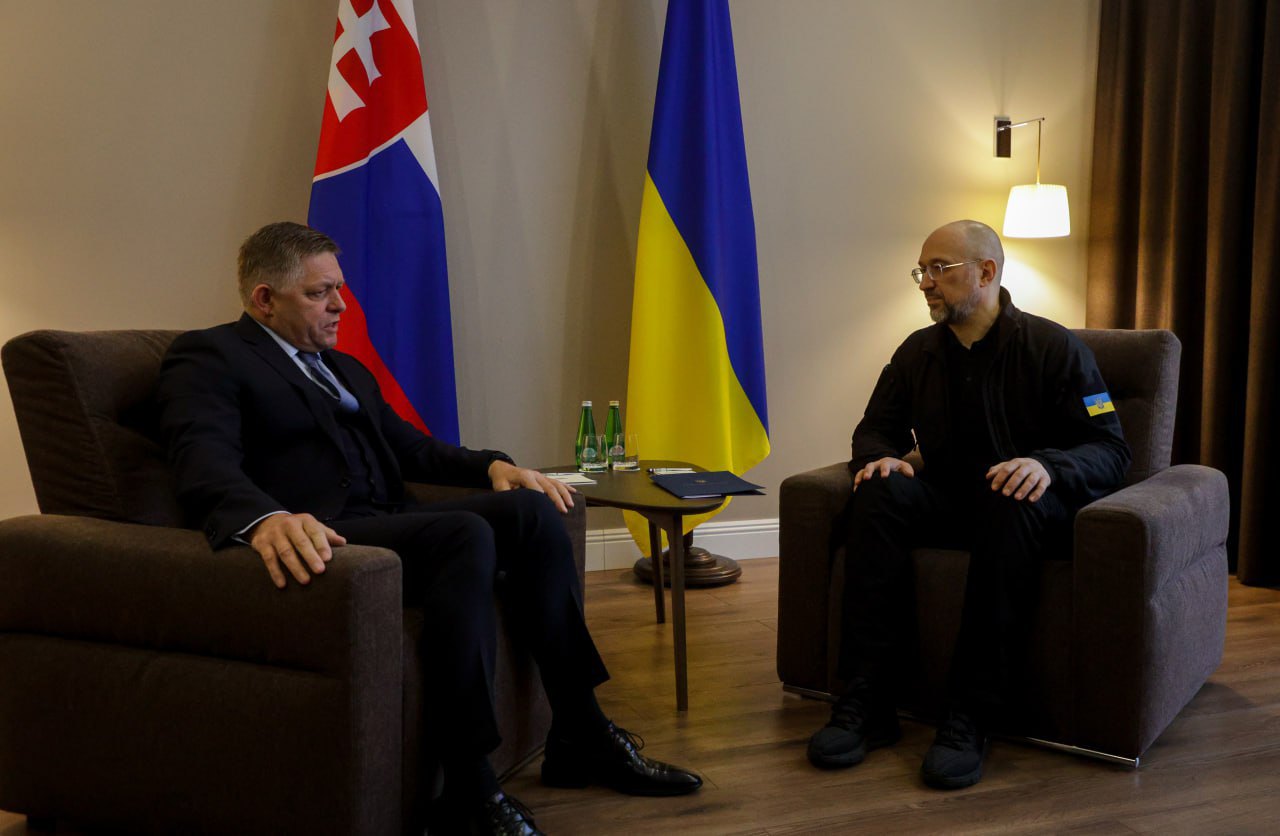 Денис Шмигаль і Роберт Фіцо під час зустрічі в Ужгороді, 24 січня 2024