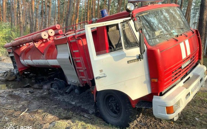 ​На Харківщині під час гасіння пожежі підірвався автомобіль лісгоспу, постраждали двоє лісників