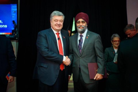 Порошенко обсудил с министром обороны Канады военно-техническую помощь Украине 