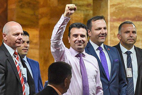Парламент Македонії затвердив уряд на чолі з колишнім опозиціонером
