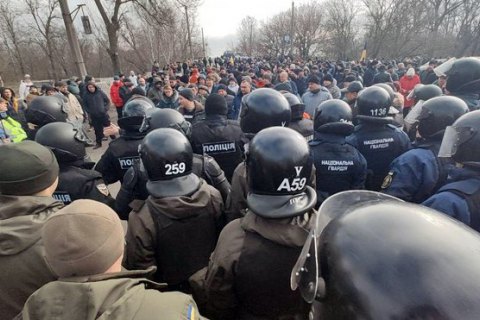 Данилов: к протестам в Новых Санжарах причастны неместные "профессиональные подстрекатели"