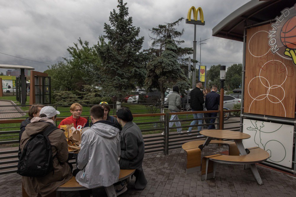 В одному з <i>McDonald’s</i> Києва, вересень 2022 р.