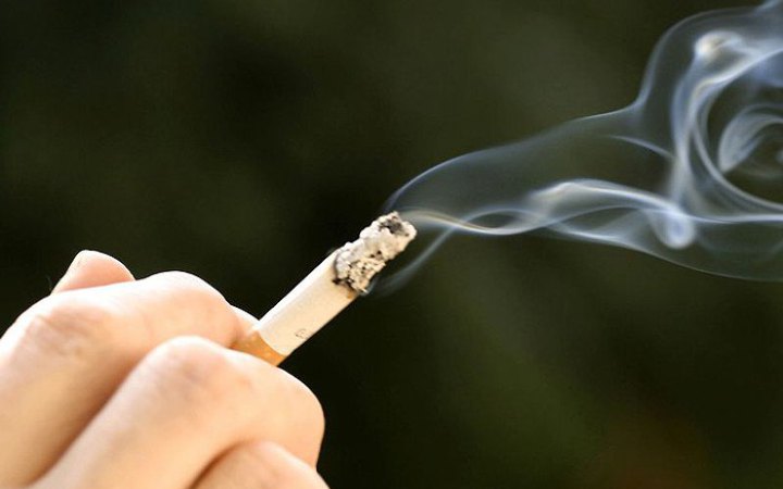 Британія хоче заборонити продаж сигарет людям, що народилися після 2009 року