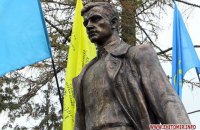 В Житомире открыли первый в Украине памятник Олегу Ольжичу