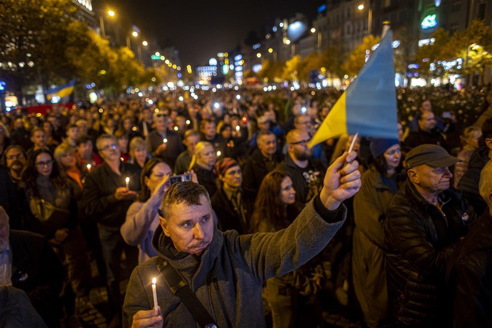Акція на підтримку України на Вацлавській площі в Празі, 30 жовтня 2022 року.