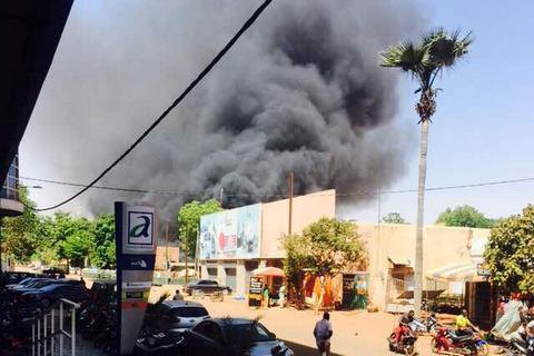 Столица Буркина-Фасо подверглась нападению боевиков
