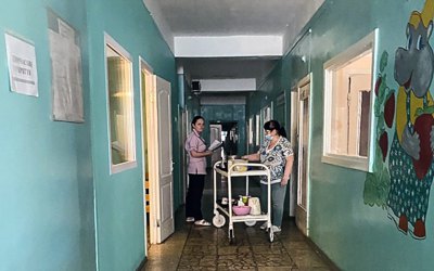 «Ви чиї? Наші чи не наші? Дурдом!»: як я лікую дитину в евакуйованій через погрози білорусів лікарні 