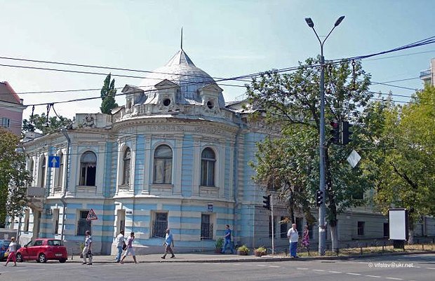 Здание государственной научной медицинской библиотеки в Киеве