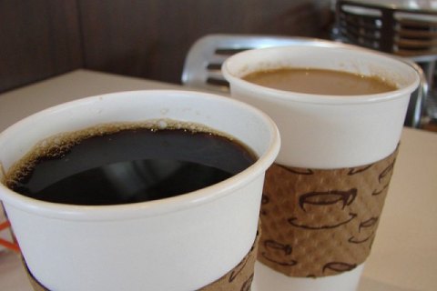 В Британии предложили ввести налог на одноразовые стаканы для кофе