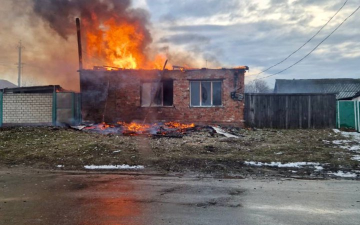 Сьогодні зранку ворог декілька разів обстріляв Семенівку на Чернігівщині, є поранені