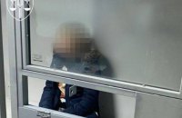 З Німеччини в Україну екстрадували жінку, яка підозрюється у торгівлі дітьми під прикриттям сурогатного материнства