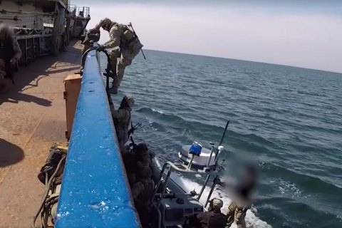 Украинские военные провели тренировочный захват вражеского судна