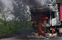 На Херсонщині окупанти з дрона атакували вантажівку