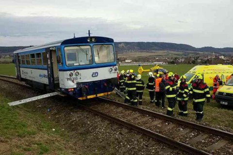 У Чехії зіткнулися пасажирський та вантажний потяги