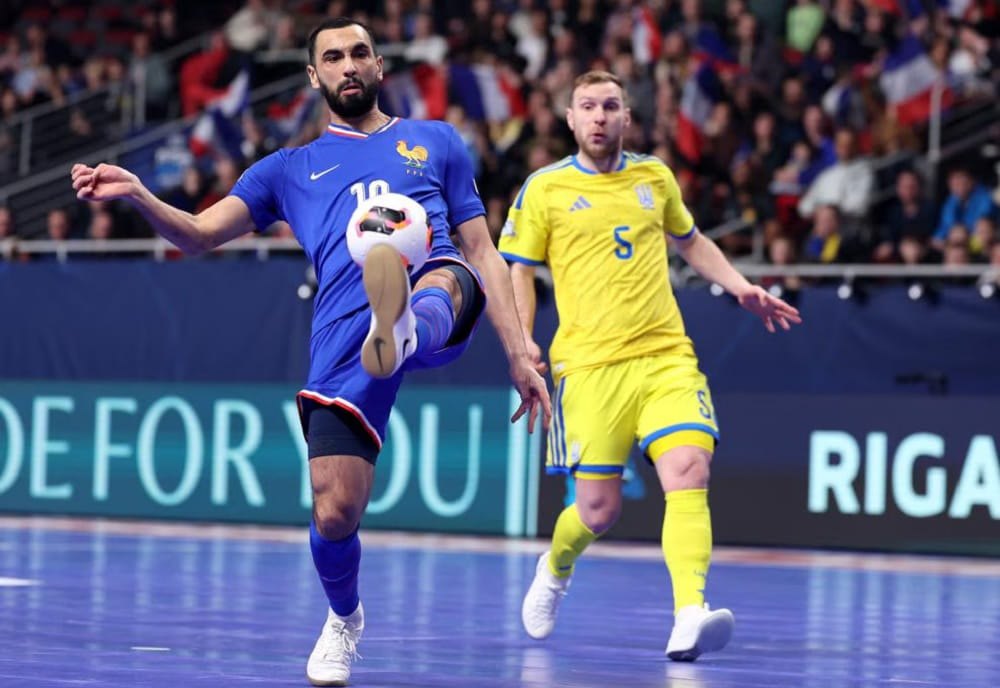 Жук не встигає за опонентом