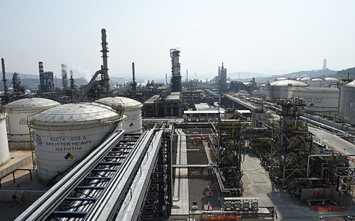 Reuters: заводи у Туреччині почали купувати більше неросійської нафти