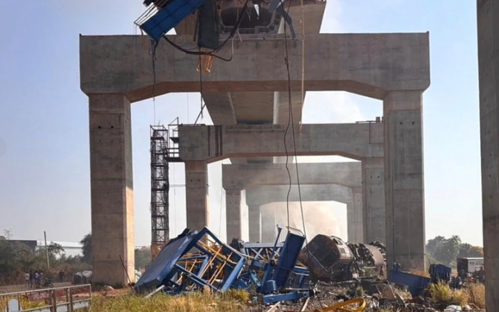 У Таїланді будівельний кран упав на пасажирський потяг, є загиблі