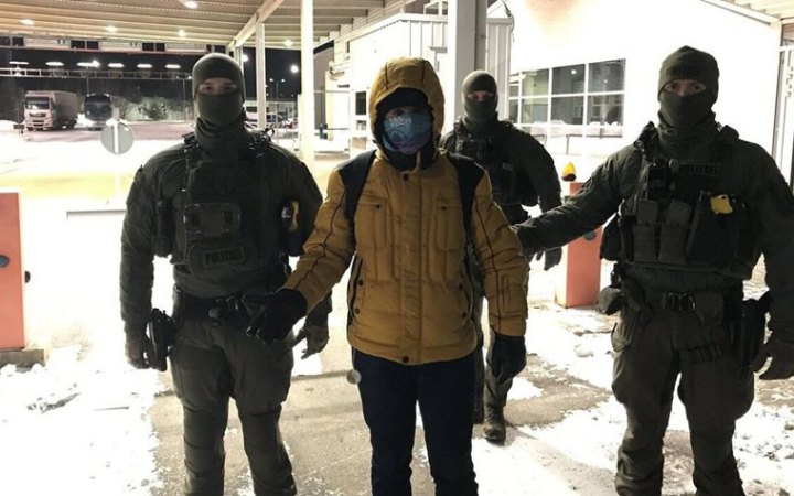 ​Естонія видворила росіянина, який переказував привітання "товаришам по службі" з Росгвардії