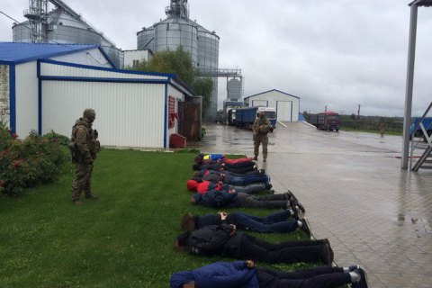 У Донецькій області захопили елеватор і вивезли зерна на 5 млн гривень