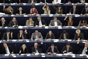 Европарламент решил не блокировать ассоциацию Украины с ЕС