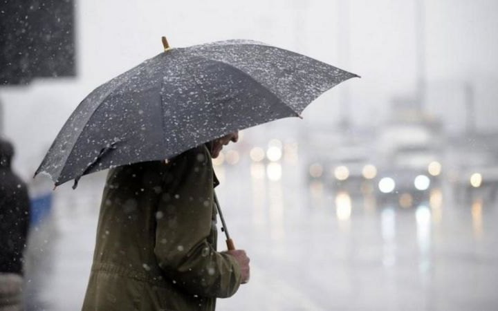 У понеділок в Україні дощитиме, вдень до 12°