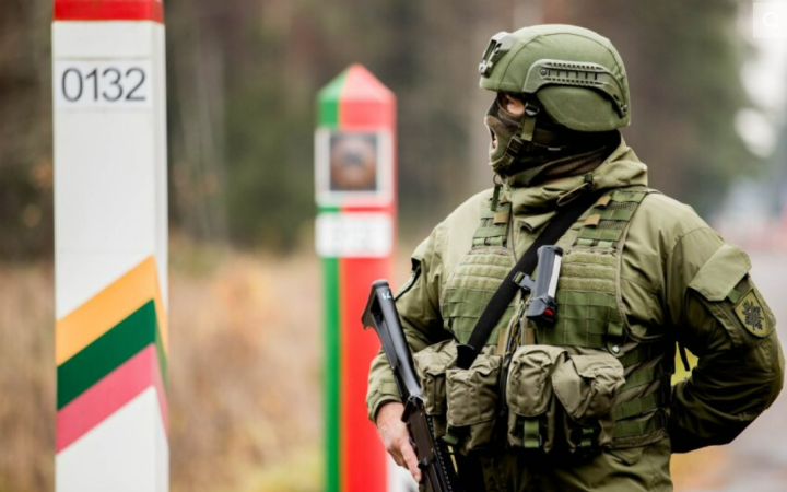 Чотири країни ЄС просять блок збудувати захисну лінію на кордоні з Росією та Білоруссю
