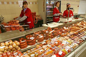 В магазинах Львова и Ровно ограничили продажу салатов