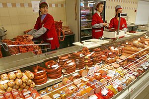 Азаров поручил обеспечить стабильность цен на продукты