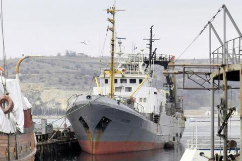 ГПУ домоглася арешту риболовецького судна за заходження в Крим