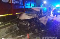 Під час зіткнення мікроавтобуса і вантажівки у Львівській області постраждали 7 осіб (оновлено)