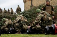 Генштаб показав, як українські військові в Британії тренуються стріляти з протитанкових NLAW