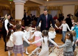 Янукович рассказал, как нужно воспитывать детей