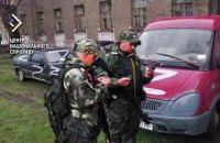 Росіяни на ТОТ почали відбирати у людей авто для потреб армії РФ