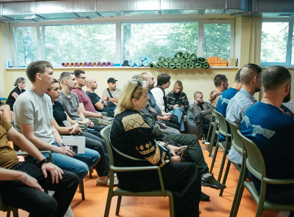  Навчання за темами «Психологія і психіатрія» для фахівці служб супроводу у Школі служб супроводу <i>Care Company</i> (програма
комплексної підготовки фахівців, які працюють з військовослужбовцями та їхніми родинами)