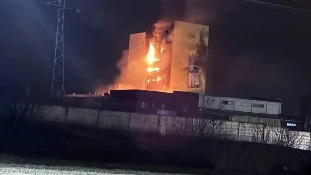Пожежа на заводі з виробництва вибухівки «Промсинтез» у Самарській області РФ