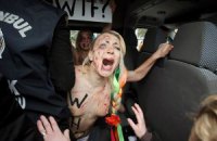 Милиция снова задержала активисток Femen