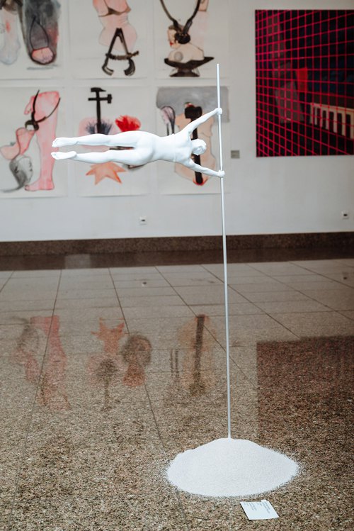 Юлія Беляєва (Україна), «Людський прапор», скульптура