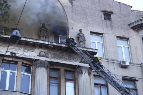 Під час пожежі в Одеському коледжі загинула студентка, 29 людей постраждали (оновлено)