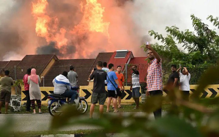 У Малайзії понад 30 людей постраждали під час пожежі на газопроводі